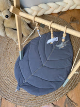 Charger l'image dans la galerie, Tapis feuille molletonné réversible en coton lavé gris souris