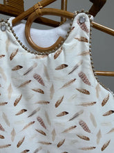 Charger l'image dans la galerie, Gigoteuse envolée de plumes