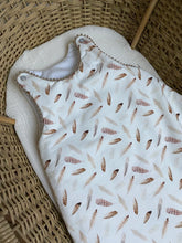 Charger l'image dans la galerie, Gigoteuse envolée de plumes