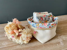 Charger l'image dans la galerie, Panières en Liberty Betsy porcelaine - Lot de lingettes