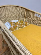 Charger l'image dans la galerie, Jolie gigoteuse en Liberty Capel et double gaze moutarde