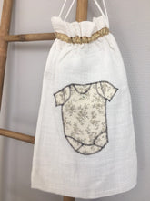 Charger l&#39;image dans la galerie, Sac, pochon pour bébé en Gaze de coton fleuri bio
